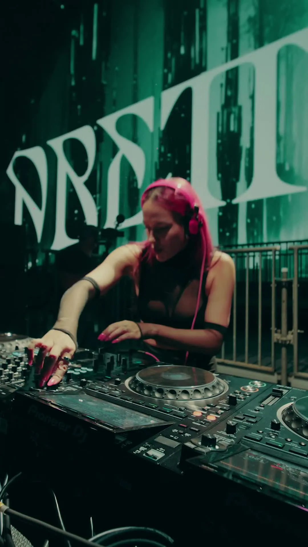 PRETTY PINK - CREAMFIELDS — performance film 1 by INNNFOCUS